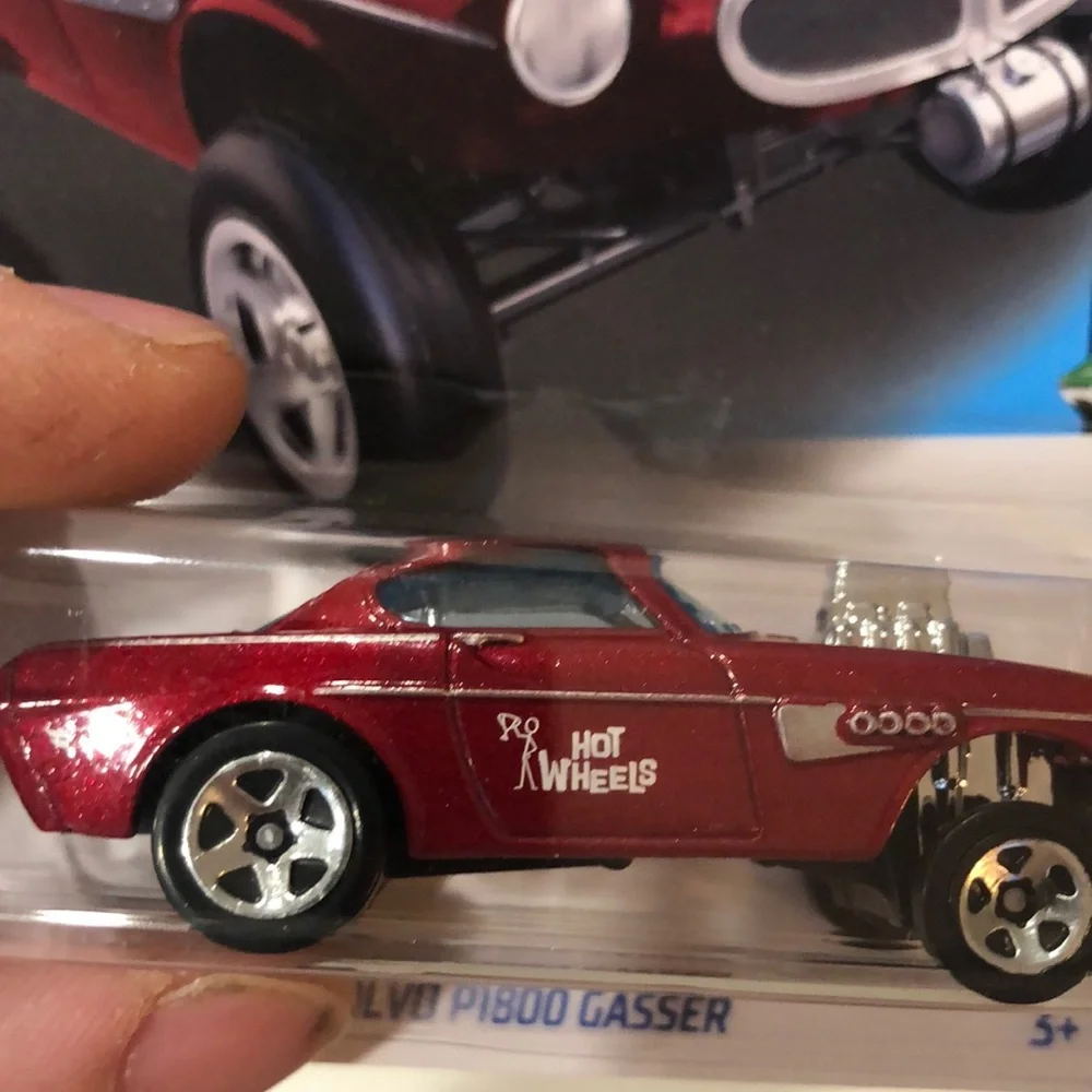 Red Volvo P1800 Gasser